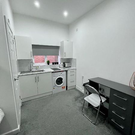 Self Contained Studio In Bham City Centre W Parking Birmingham Buitenkant foto