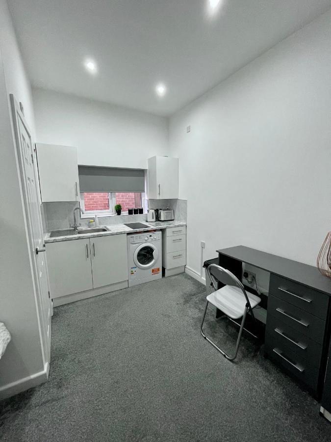 Self Contained Studio In Bham City Centre W Parking Birmingham Buitenkant foto