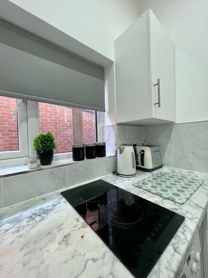 Self Contained Studio In Bham City Centre W Parking Birmingham Buitenkant foto