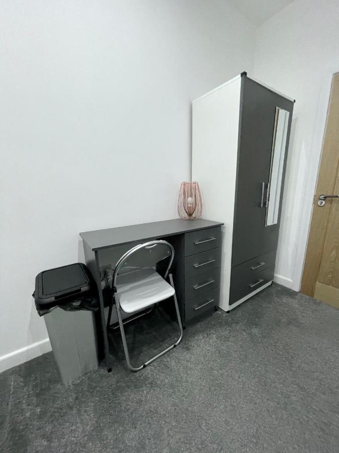 Self Contained Studio In Bham City Centre W Parking Birmingham Buitenkant foto